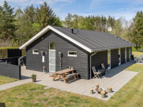 Holiday Home Fritse - 1-9km from the sea by Interhome, Hals
